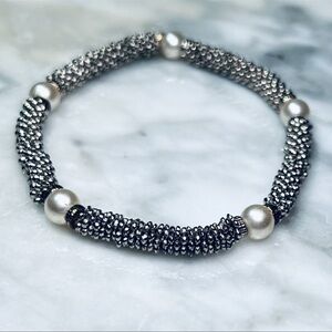 Vintage Silver Pearl Stretch Bracelet Textured Disc Bead Elegant Classic Jewelry